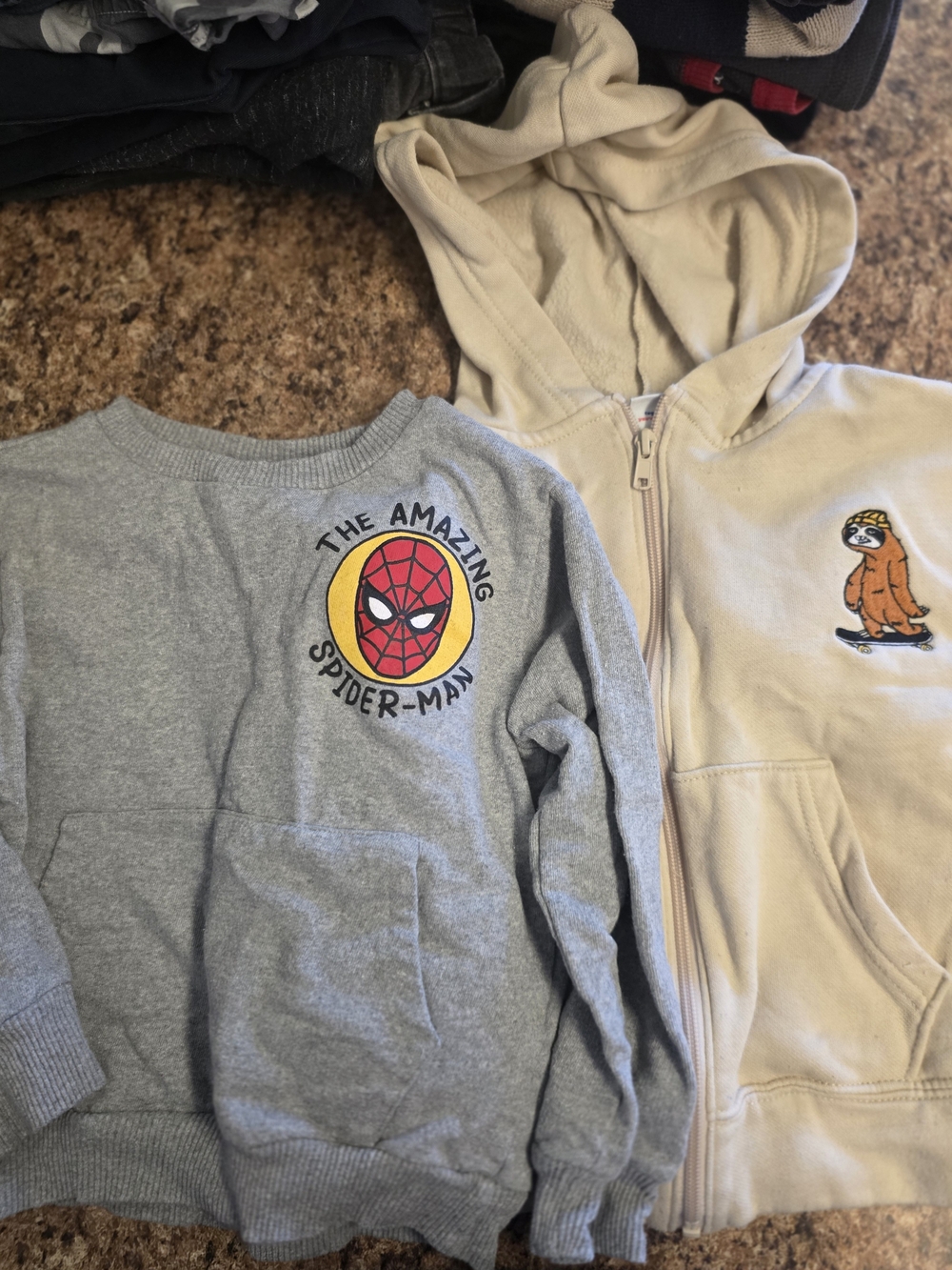 Marvel Kids Gray Spider-Man Sweatshirt & Cream Zip Hoodie 2 Pc Bundle 5t